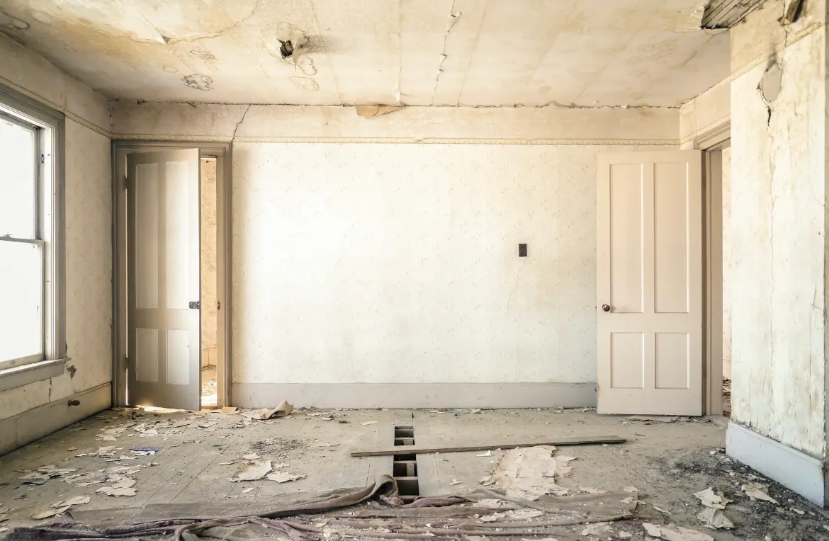 Waste disposal crew managing a cleanout project in Merrimac